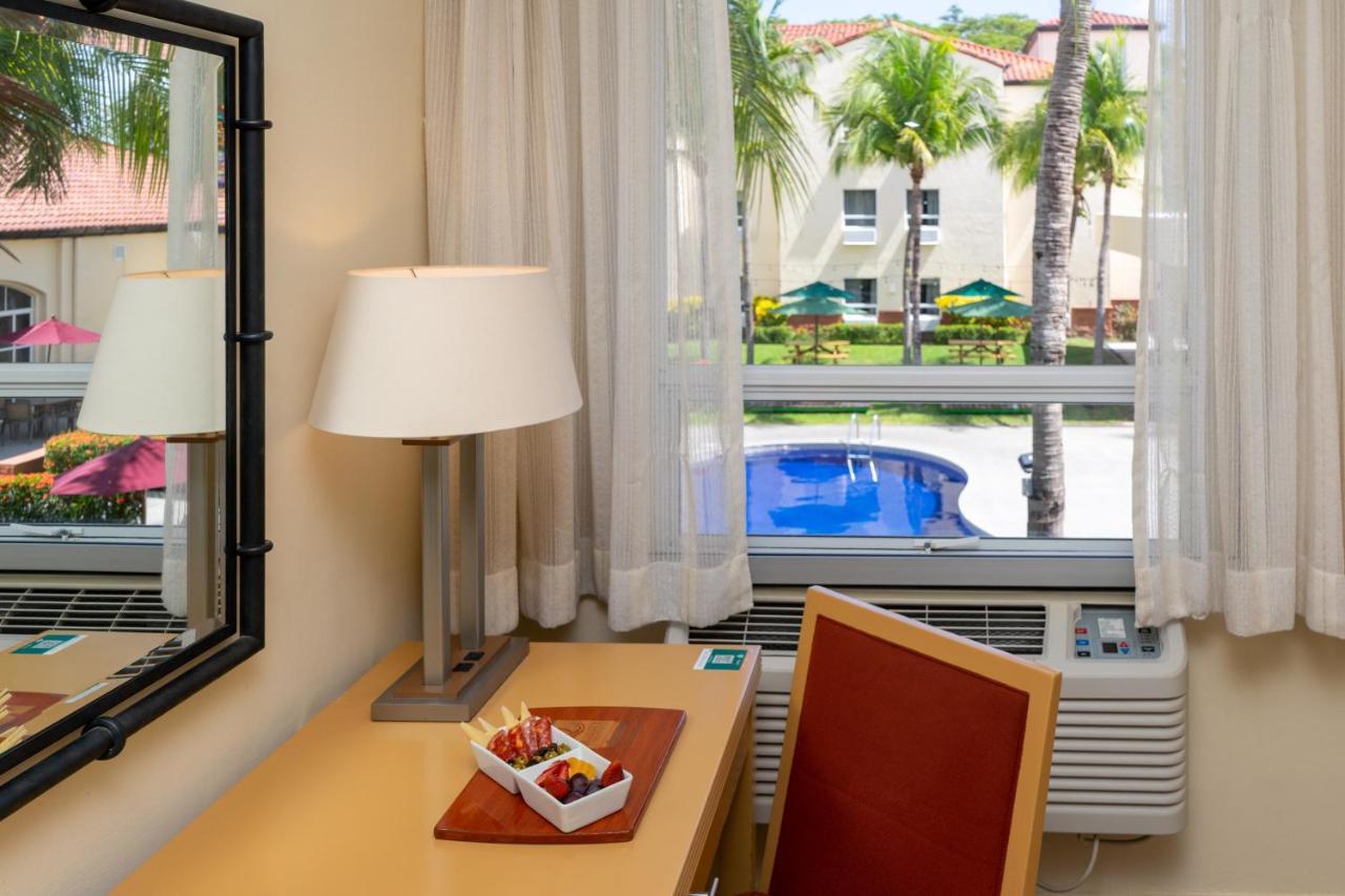 Quality Hotel Real Aeropuerto San Salvador Сан-Луис Экстерьер фото