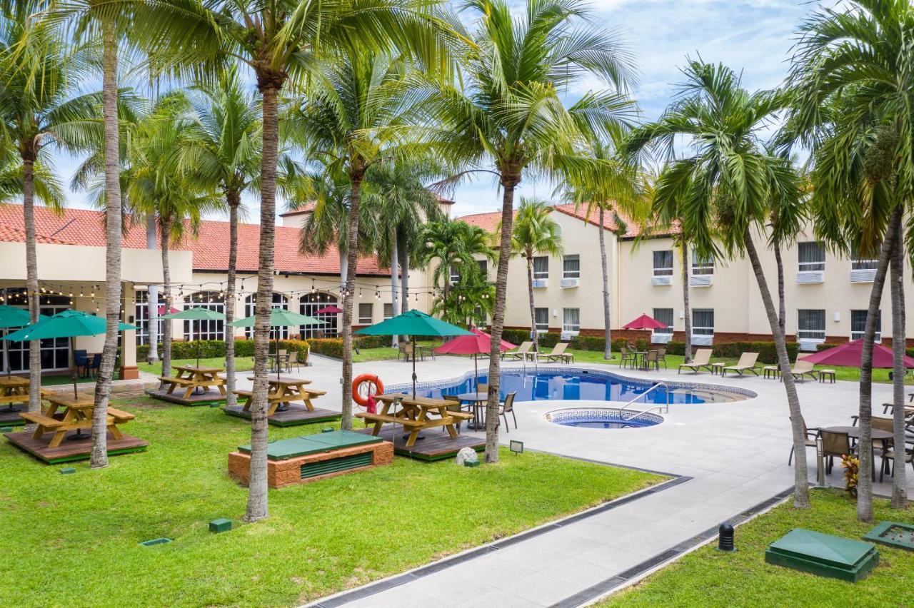 Quality Hotel Real Aeropuerto San Salvador Сан-Луис Экстерьер фото