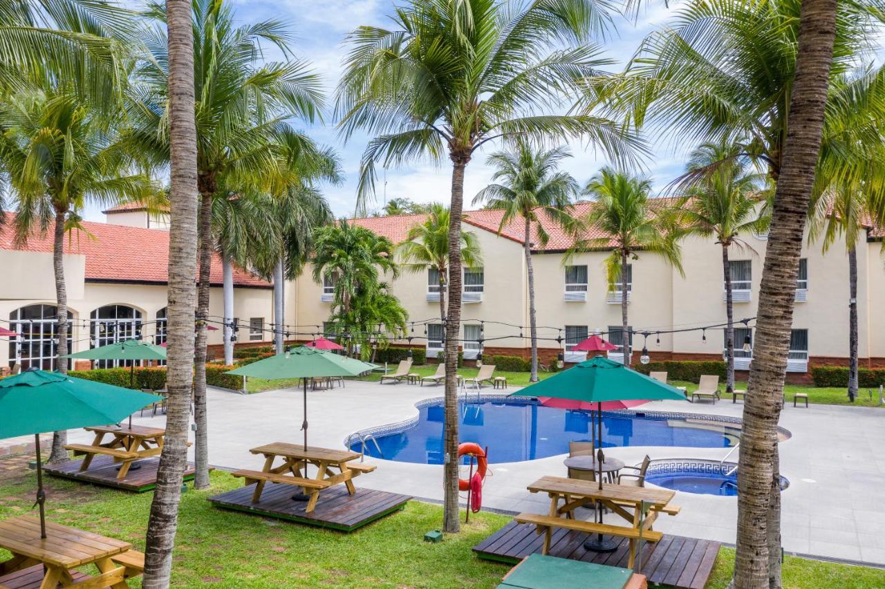 Quality Hotel Real Aeropuerto San Salvador Сан-Луис Экстерьер фото