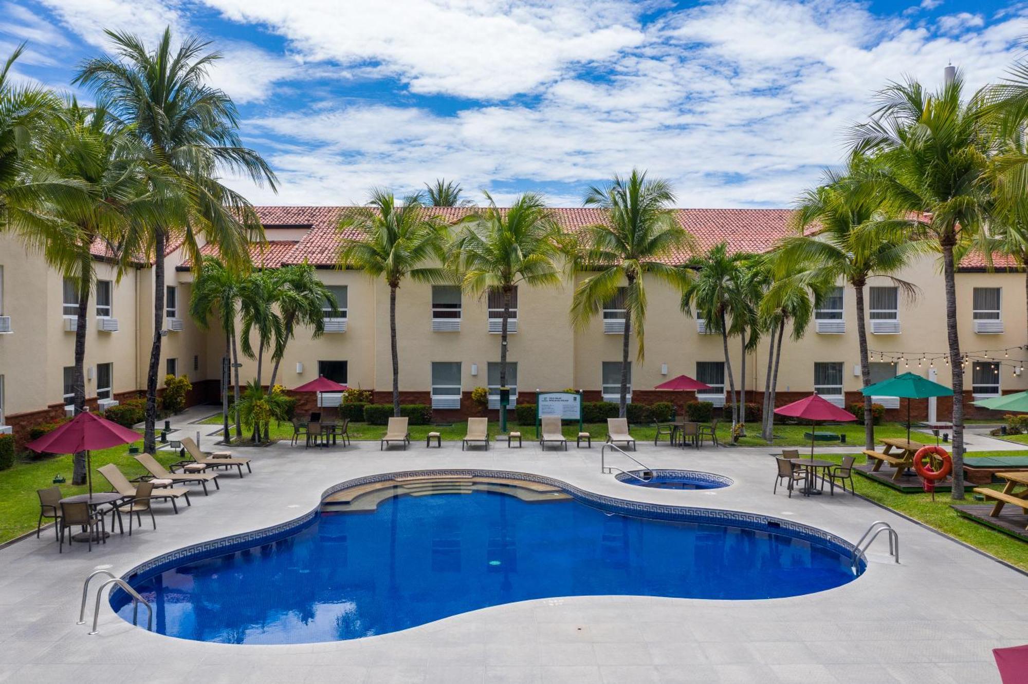 Quality Hotel Real Aeropuerto San Salvador Сан-Луис Экстерьер фото