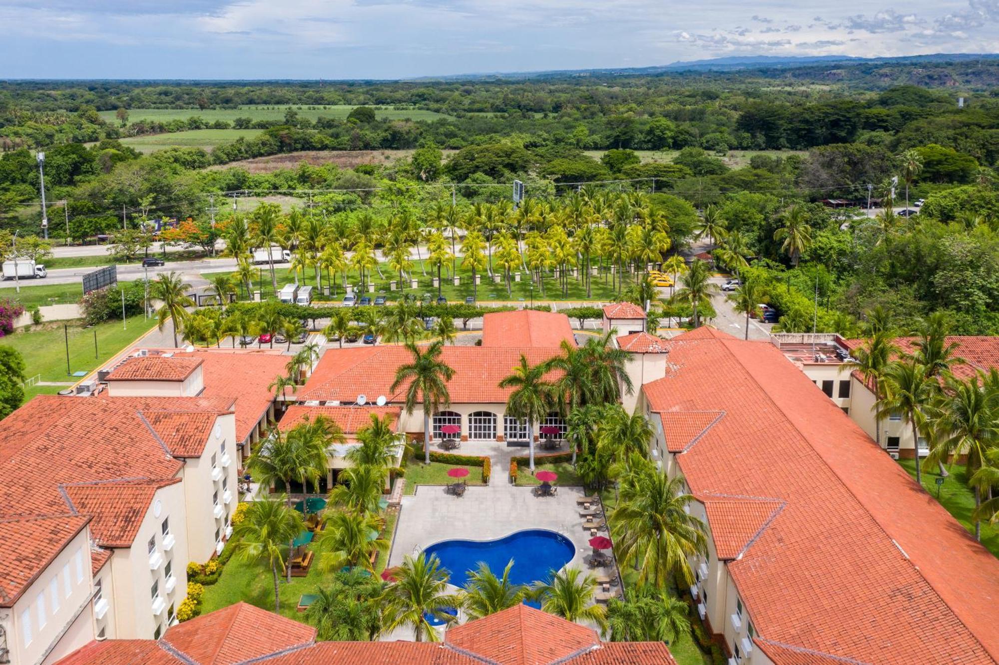 Quality Hotel Real Aeropuerto San Salvador Сан-Луис Экстерьер фото